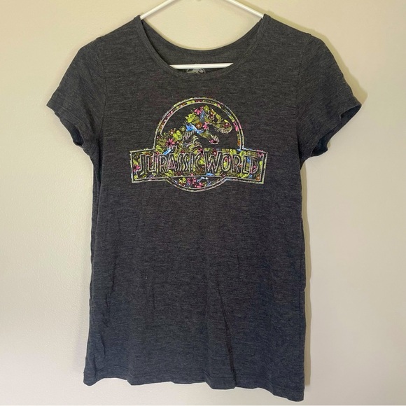 Jurassic World - Small T-Shirt - Picture 1 of 4